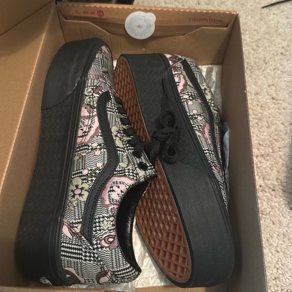 Vans Old Skool Stackform Tapestry Floral Black. - Picture 2 of 6